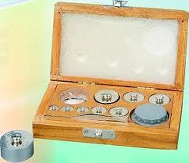Physical Weight Box (Brass C.P) – Polylab