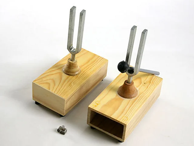 Resonance Boxes for Tuning Forks – Polylab